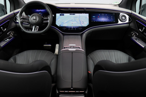 Mercedes-Benz EQE SUV 500 4MATIC AMG Line 91 kWh | 65.000,- ex BTW | Luchtvering | Hyperscreen | Achterasbesturing | Distronic+ | Massage | HUD | Stoelventilatie | Trekhaak | Memory | Verwarmd Stuurwiel | 22kW |