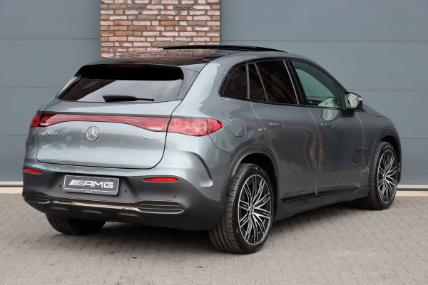 Mercedes-Benz EQE SUV 500 4MATIC AMG Line 91 kWh | 65.000,- ex BTW | Luchtvering | Hyperscreen | Achterasbesturing | Distronic+ | Massage | HUD | Stoelventilatie | Trekhaak | Memory | Verwarmd Stuurwiel | 22kW |