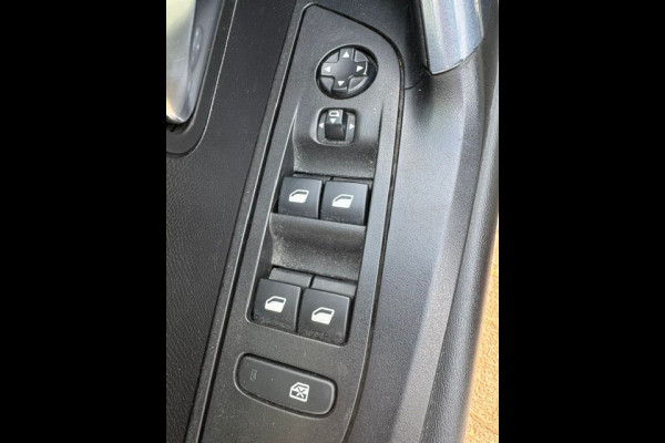 Peugeot 2008 1.5 BlueHDi Blue Lease Allure DISTRIBUTIE RIEM GEBROKEN Airco/ECC,Navi,Camera