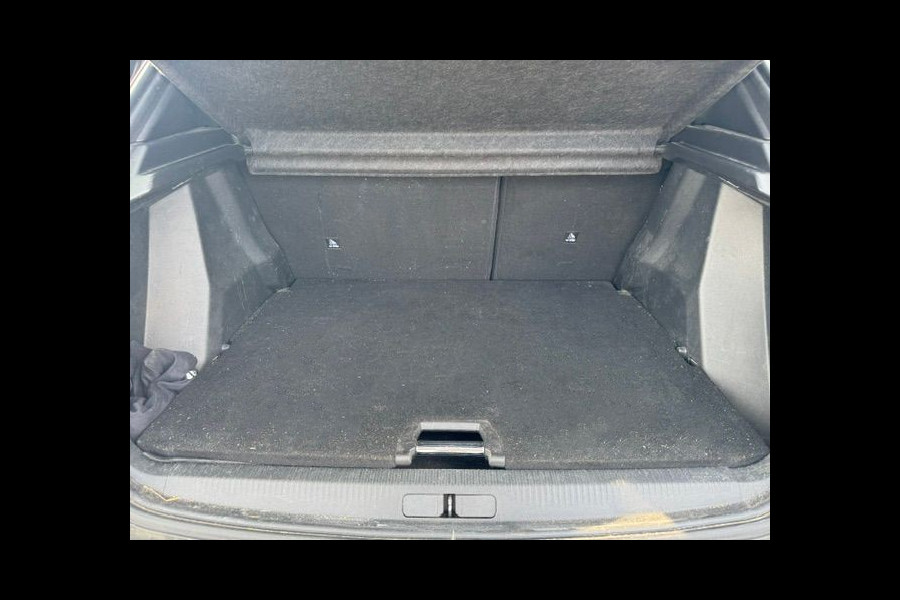 Peugeot 2008 1.5 BlueHDi Blue Lease Allure DISTRIBUTIE RIEM GEBROKEN Airco/ECC,Navi,Camera