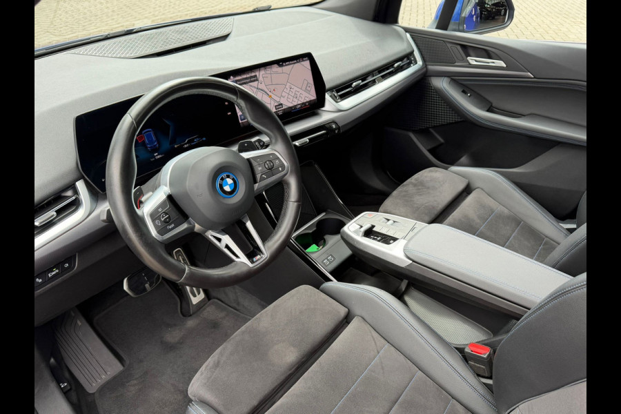 BMW 2 Serie Active Tourer 225e xDrive M-Sport 245 Pk | Navi | Panoramadak | Clima | Cruise | Camera | Leder-Alcantara..