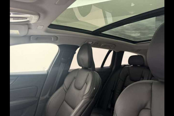 Volvo V60 2.0 T8 Plug-in hybrid AWD Ultra Dark ** FULL OPTIONS, PANO, ACC, MASSAGE, B&W ** 1e EIG - UNFALLFREI ** ** INFORMEER OOK NAAR ONZE AANTREKKELIJKE FINANCIAL-LEASE TARIEVEN **