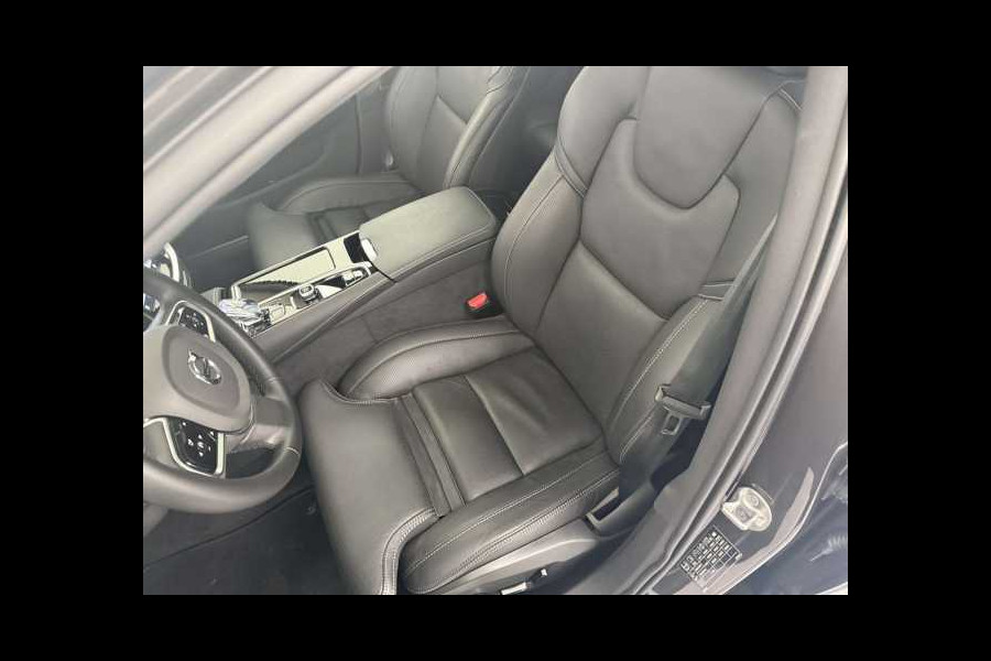 Volvo V60 2.0 T8 Plug-in hybrid AWD Ultra Dark ** FULL OPTIONS, PANO, ACC, MASSAGE, B&W ** 1e EIG - UNFALLFREI ** ** INFORMEER OOK NAAR ONZE AANTREKKELIJKE FINANCIAL-LEASE TARIEVEN **