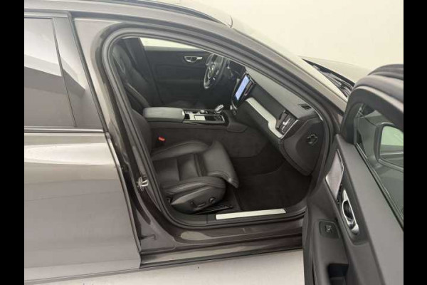Volvo V60 2.0 T8 Plug-in hybrid AWD Ultra Dark ** FULL OPTIONS, PANO, ACC, MASSAGE, B&W ** 1e EIG - UNFALLFREI ** ** INFORMEER OOK NAAR ONZE AANTREKKELIJKE FINANCIAL-LEASE TARIEVEN **