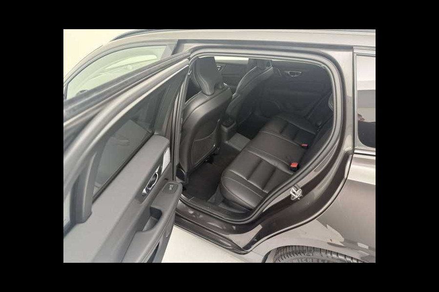 Volvo V60 2.0 T8 Plug-in hybrid AWD Ultra Dark ** FULL OPTIONS, PANO, ACC, MASSAGE, B&W ** 1e EIG - UNFALLFREI ** ** INFORMEER OOK NAAR ONZE AANTREKKELIJKE FINANCIAL-LEASE TARIEVEN **