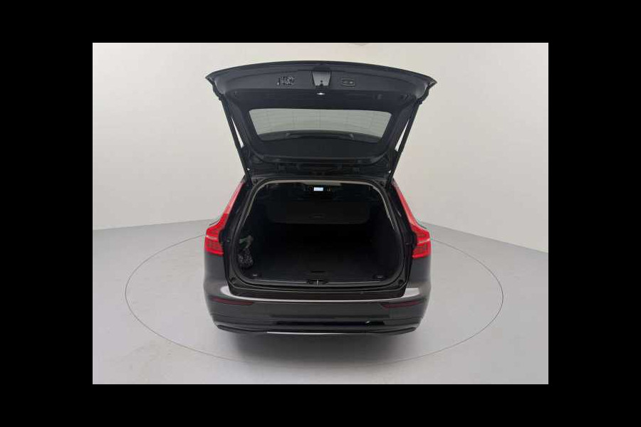Volvo V60 2.0 T8 Plug-in hybrid AWD Ultra Dark ** FULL OPTIONS, PANO, ACC, MASSAGE, B&W ** 1e EIG - UNFALLFREI ** ** INFORMEER OOK NAAR ONZE AANTREKKELIJKE FINANCIAL-LEASE TARIEVEN **