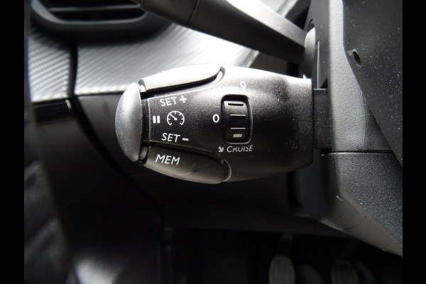 Peugeot 208 1.2 PureTech 100 Style * EYE-CATCHER * NIEUWSTAAT !!