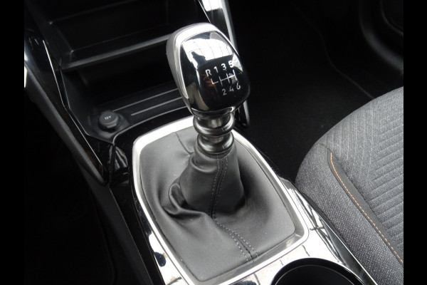 Peugeot 208 1.2 PureTech 100 Style * EYE-CATCHER * NIEUWSTAAT !!
