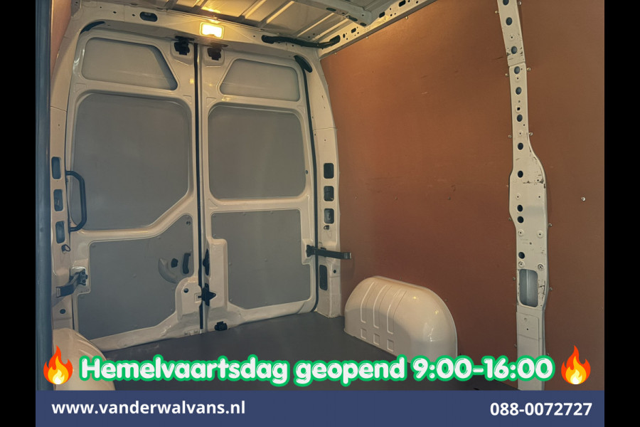 Renault Master 2.3 dCi 136pk L2H2 Euro6 Airco | Camera | Cruisecontrol | 2500kg Trekhaak | Parkeersensoren Bijrijdersbank