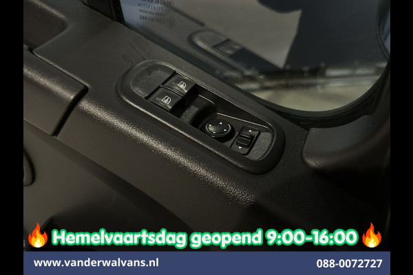 Renault Master 2.3 dCi 136pk L2H2 Euro6 Airco | Camera | Cruisecontrol | 2500kg Trekhaak | Parkeersensoren Bijrijdersbank