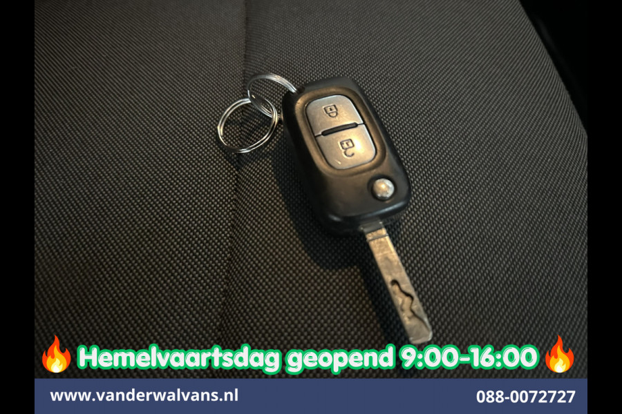 Renault Master 2.3 dCi 136pk L2H2 Euro6 Airco | Camera | Cruisecontrol | 2500kg Trekhaak | Parkeersensoren Bijrijdersbank