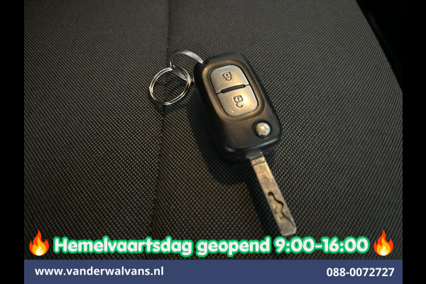 Renault Master 2.3 dCi 136pk L2H2 Euro6 Airco | Camera | Cruisecontrol | 2500kg Trekhaak | Parkeersensoren Bijrijdersbank