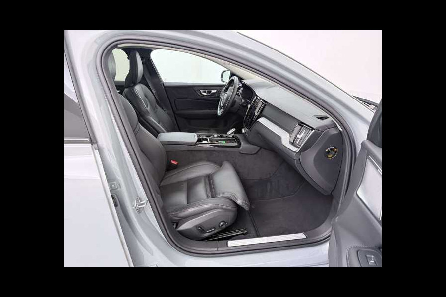 Volvo V60 2.0 T8 Plug-in hybrid AWD Ultra Dark ** FULL OPTIONS, PANO, ACC, MASSAGE, B&W ** 1e EIG - UNFALLFREI ** ** INFORMEER OOK NAAR ONZE AANTREKKELIJKE FINANCIAL-LEASE TARIEVEN **