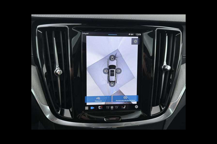 Volvo V60 2.0 T8 Plug-in hybrid AWD Ultra Dark ** FULL OPTIONS, PANO, ACC, MASSAGE, B&W ** 1e EIG - UNFALLFREI ** ** INFORMEER OOK NAAR ONZE AANTREKKELIJKE FINANCIAL-LEASE TARIEVEN **