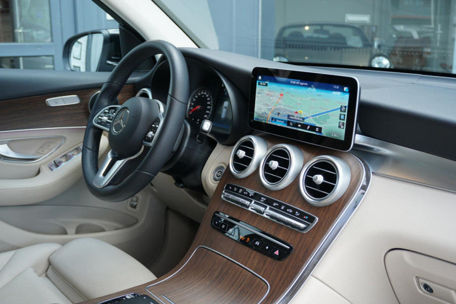 Mercedes-Benz GLC 300e 4MATIC Business Solution Luxury
