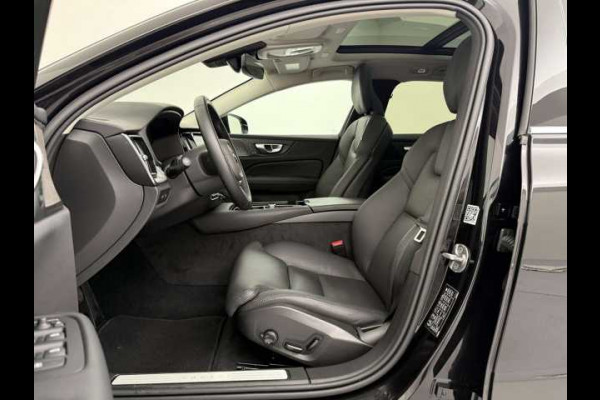 Volvo V60 2.0 T8 Plug-in hybrid AWD Plus Bright ** FULL OPTIONS, TREKH, PANO, MEMORY ** 1e EIG - UNFALLFREI ** ** INFORMEER OOK NAAR ONZE AANTREKKELIJKE FINANCIAL-LEASE TARIEVEN **