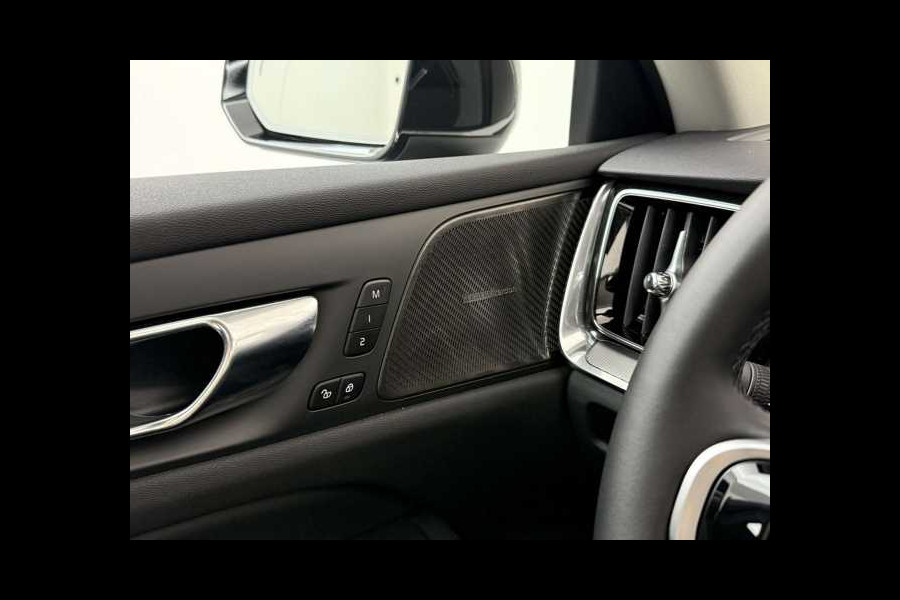 Volvo V60 2.0 T8 Plug-in hybrid AWD Plus Bright ** FULL OPTIONS, TREKH, PANO, MEMORY ** 1e EIG - UNFALLFREI ** ** INFORMEER OOK NAAR ONZE AANTREKKELIJKE FINANCIAL-LEASE TARIEVEN **