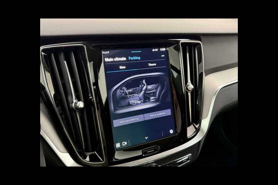 Volvo V60 2.0 T8 Plug-in hybrid AWD Plus Bright ** FULL OPTIONS, TREKH, PANO, MEMORY ** 1e EIG - UNFALLFREI ** ** INFORMEER OOK NAAR ONZE AANTREKKELIJKE FINANCIAL-LEASE TARIEVEN **