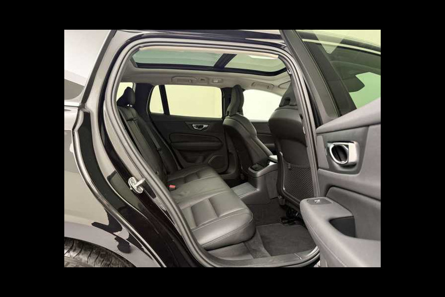 Volvo V60 2.0 T8 Plug-in hybrid AWD Plus Bright ** FULL OPTIONS, TREKH, PANO, MEMORY ** 1e EIG - UNFALLFREI ** ** INFORMEER OOK NAAR ONZE AANTREKKELIJKE FINANCIAL-LEASE TARIEVEN **