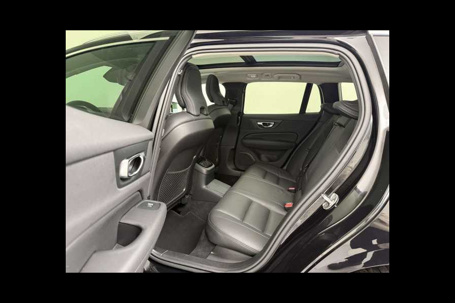 Volvo V60 2.0 T8 Plug-in hybrid AWD Plus Bright ** FULL OPTIONS, TREKH, PANO, MEMORY ** 1e EIG - UNFALLFREI ** ** INFORMEER OOK NAAR ONZE AANTREKKELIJKE FINANCIAL-LEASE TARIEVEN **
