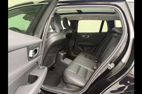 Volvo V60 2.0 T8 Plug-in hybrid AWD Plus Bright ** FULL OPTIONS, TREKH, PANO, MEMORY ** 1e EIG - UNFALLFREI ** ** INFORMEER OOK NAAR ONZE AANTREKKELIJKE FINANCIAL-LEASE TARIEVEN **