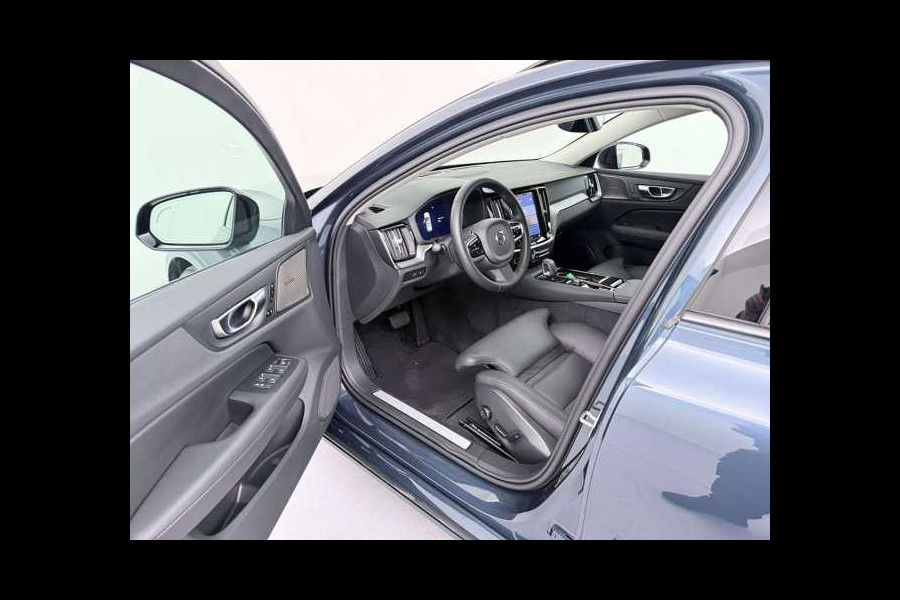 Volvo V60 2.0 T8 Plug-in hybrid AWD Plus Dark ** LEDER, PANO, 360gr, PRIVACY, WINTER, MEMORY ** 1e EIG - UNFALLFREI ** ** INFORMEER OOK NAAR ONZE AANTREKKELIJKE FINANCIAL-LEASE TARIEVEN **