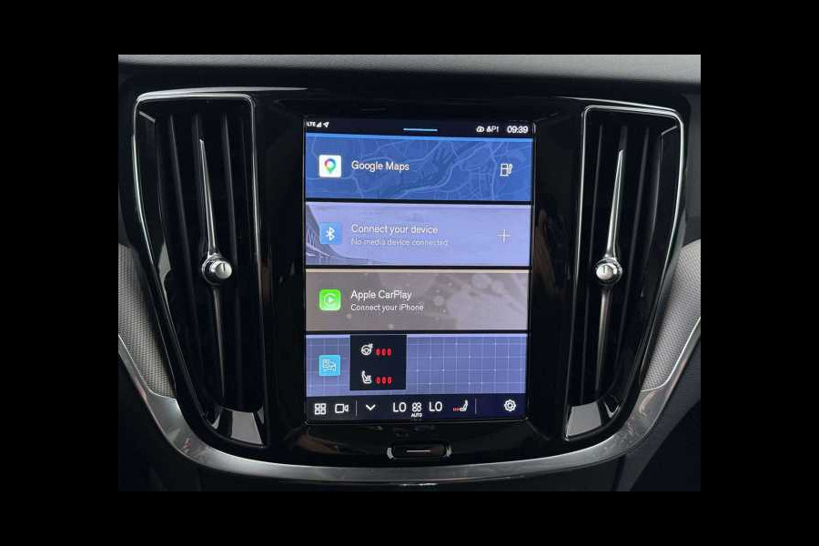 Volvo V60 2.0 T8 Plug-in hybrid AWD Plus Dark ** LEDER, PANO, 360gr, PRIVACY, WINTER, MEMORY ** 1e EIG - UNFALLFREI ** ** INFORMEER OOK NAAR ONZE AANTREKKELIJKE FINANCIAL-LEASE TARIEVEN **