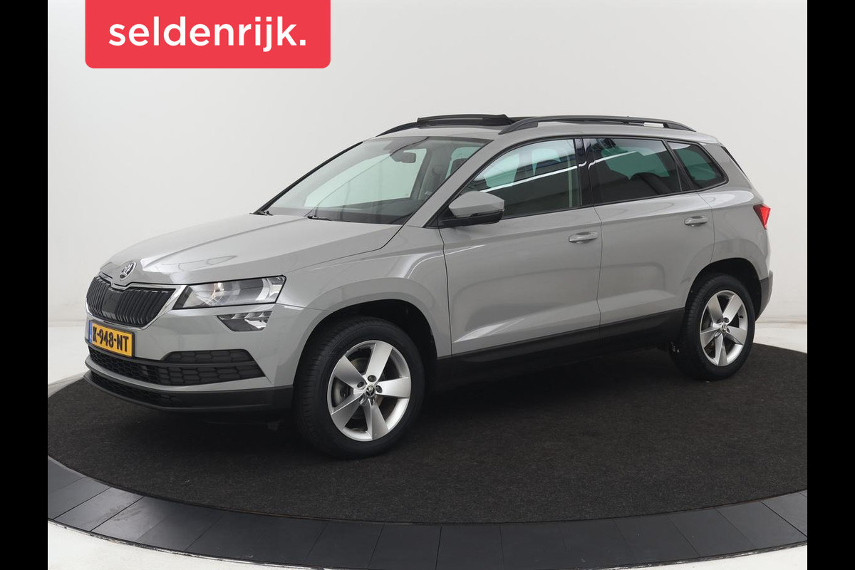 Škoda Karoq 1.5 TSI Business Edition | Panoramadak | Stoelverwarming | Carplay | Navigatie | Parkeerhulp | Climate control | Bluetooth | Cruise control | Getint glas