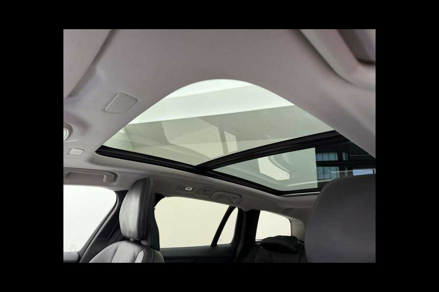Volvo V60 2.0 T8 Plug-in hybrid AWD Plus Dark ** LEDER, PANO, 360gr, 19-inch LMV, WINTER, MEMORY ** 1e EIG - UNFALLFREI ** ** INFORMEER OOK NAAR ONZE AANTREKKELIJKE FINANCIAL-LEASE TARIEVEN **