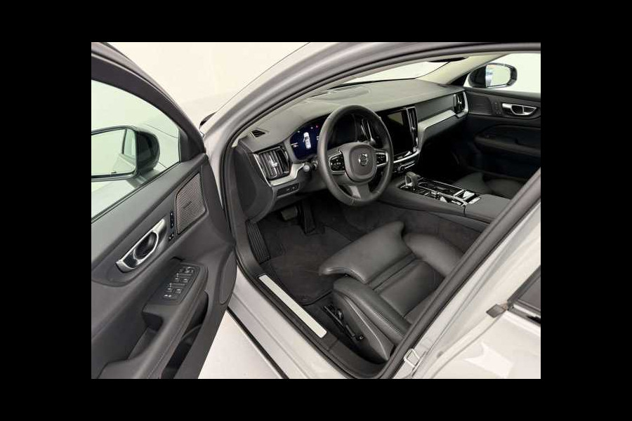 Volvo V60 2.0 T8 Plug-in hybrid AWD Plus Dark ** LEDER, PANO, 360gr, 19-inch LMV, WINTER, MEMORY ** 1e EIG - UNFALLFREI ** ** INFORMEER OOK NAAR ONZE AANTREKKELIJKE FINANCIAL-LEASE TARIEVEN **