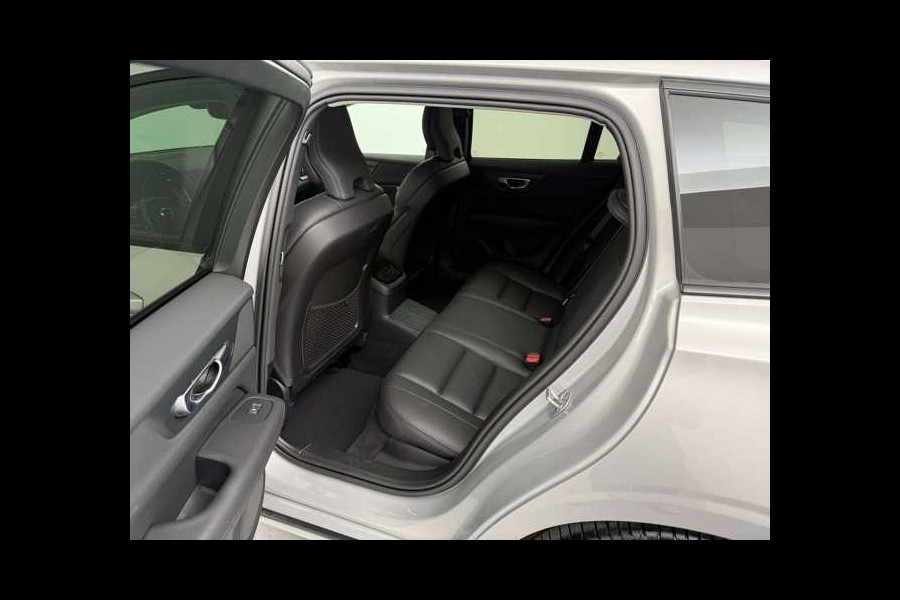 Volvo V60 2.0 T8 Plug-in hybrid AWD Plus Dark ** LEDER, PANO, 360gr, 19-inch LMV, WINTER, MEMORY ** 1e EIG - UNFALLFREI ** ** INFORMEER OOK NAAR ONZE AANTREKKELIJKE FINANCIAL-LEASE TARIEVEN **