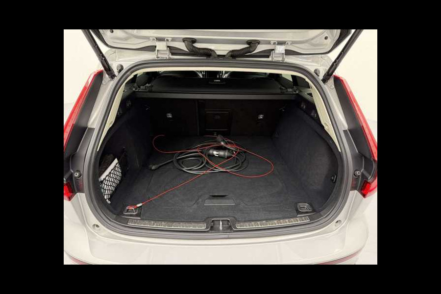 Volvo V60 2.0 T8 Plug-in hybrid AWD Plus Dark ** LEDER, PANO, 360gr, 19-inch LMV, WINTER, MEMORY ** 1e EIG - UNFALLFREI ** ** INFORMEER OOK NAAR ONZE AANTREKKELIJKE FINANCIAL-LEASE TARIEVEN **