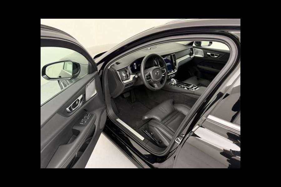 Volvo V60 2.0 T8 Plug-in hybrid AWD Ultra BRIGHT ** FULL OPTIONS, PANO, ACC, MASSAGE, B&W ** 1e EIG - UNFALLFREI ** ** INFORMEER OOK NAAR ONZE AANTREKKELIJKE FINANCIAL-LEASE TARIEVEN **