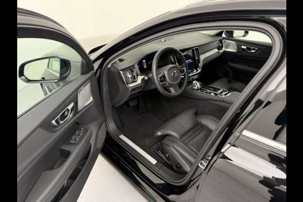 Volvo V60 2.0 T8 Plug-in hybrid AWD Ultra BRIGHT ** FULL OPTIONS, PANO, ACC, MASSAGE, B&W ** 1e EIG - UNFALLFREI ** ** INFORMEER OOK NAAR ONZE AANTREKKELIJKE FINANCIAL-LEASE TARIEVEN **