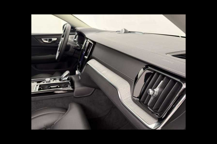 Volvo V60 2.0 T8 Plug-in hybrid AWD Ultra BRIGHT ** FULL OPTIONS, PANO, ACC, MASSAGE, B&W ** 1e EIG - UNFALLFREI ** ** INFORMEER OOK NAAR ONZE AANTREKKELIJKE FINANCIAL-LEASE TARIEVEN **