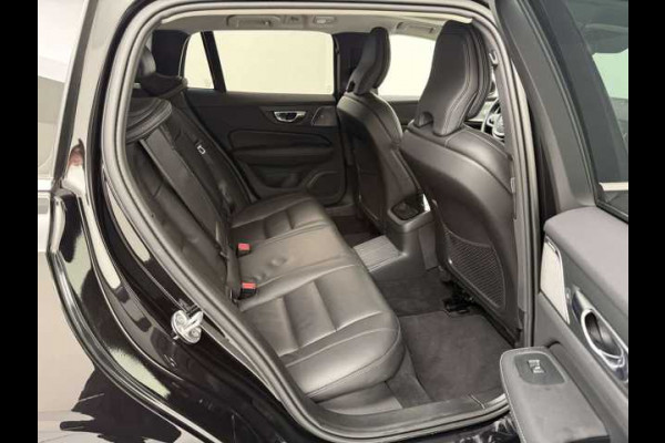 Volvo V60 2.0 T8 Plug-in hybrid AWD Ultra BRIGHT ** FULL OPTIONS, PANO, ACC, MASSAGE, B&W ** 1e EIG - UNFALLFREI ** ** INFORMEER OOK NAAR ONZE AANTREKKELIJKE FINANCIAL-LEASE TARIEVEN **