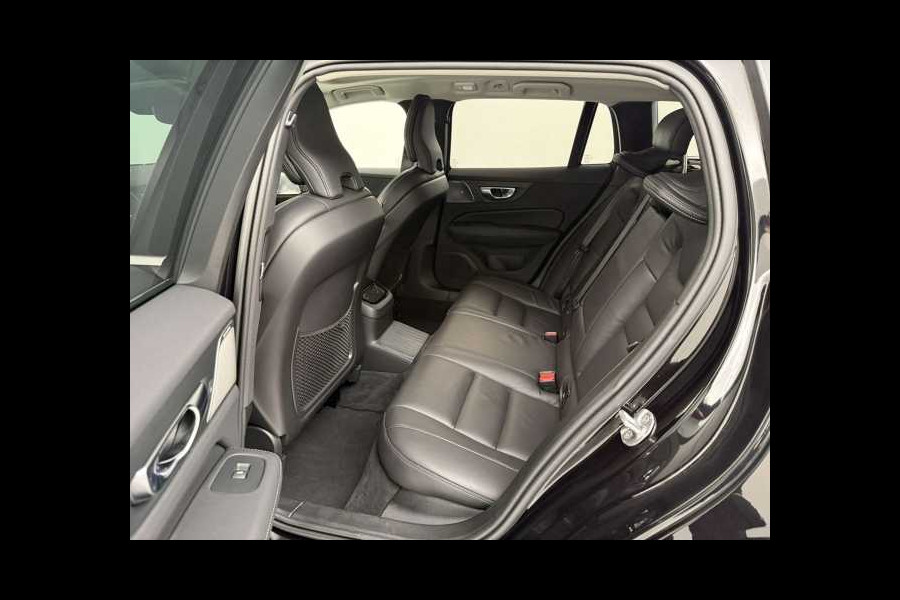 Volvo V60 2.0 T8 Plug-in hybrid AWD Ultra BRIGHT ** FULL OPTIONS, PANO, ACC, MASSAGE, B&W ** 1e EIG - UNFALLFREI ** ** INFORMEER OOK NAAR ONZE AANTREKKELIJKE FINANCIAL-LEASE TARIEVEN **