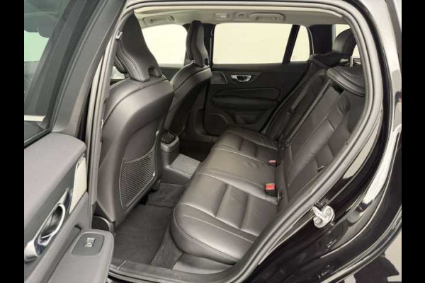 Volvo V60 2.0 T8 Plug-in hybrid AWD Ultra BRIGHT ** FULL OPTIONS, PANO, ACC, MASSAGE, B&W ** 1e EIG - UNFALLFREI ** ** INFORMEER OOK NAAR ONZE AANTREKKELIJKE FINANCIAL-LEASE TARIEVEN **