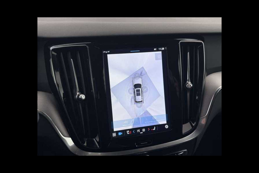 Volvo V60 2.0 T8 Plug-in hybrid AWD Plus Dark ** LEDER, H&K Sound, 360gr, 19-inch LMV, WINTER, MEMORY ** 1e EIG - UNFALLFREI ** ** INFORMEER OOK NAAR ONZE AANTREKKELIJKE FINANCIAL-LEASE TARIEVEN **