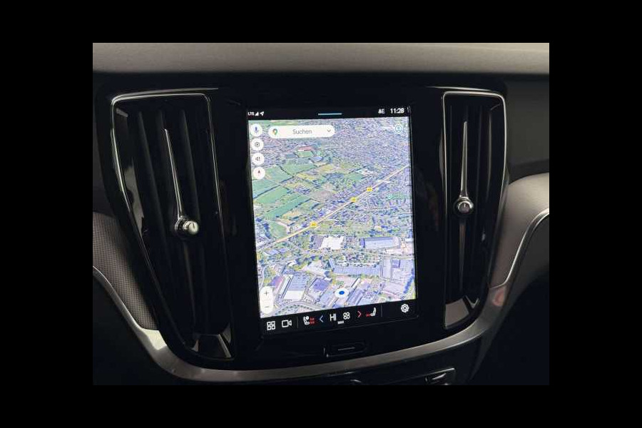 Volvo V60 2.0 T8 Plug-in hybrid AWD Plus Dark ** LEDER, H&K Sound, 360gr, 19-inch LMV, WINTER, MEMORY ** 1e EIG - UNFALLFREI ** ** INFORMEER OOK NAAR ONZE AANTREKKELIJKE FINANCIAL-LEASE TARIEVEN **
