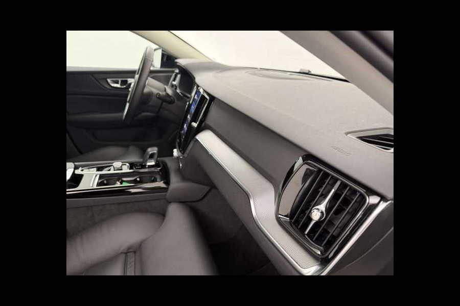 Volvo V60 2.0 T8 Plug-in hybrid AWD Plus Dark ** LEDER, H&K Sound, 360gr, 19-inch LMV, WINTER, MEMORY ** 1e EIG - UNFALLFREI ** ** INFORMEER OOK NAAR ONZE AANTREKKELIJKE FINANCIAL-LEASE TARIEVEN **