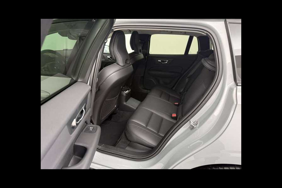 Volvo V60 2.0 T8 Plug-in hybrid AWD Plus Dark ** LEDER, H&K Sound, 360gr, 19-inch LMV, WINTER, MEMORY ** 1e EIG - UNFALLFREI ** ** INFORMEER OOK NAAR ONZE AANTREKKELIJKE FINANCIAL-LEASE TARIEVEN **