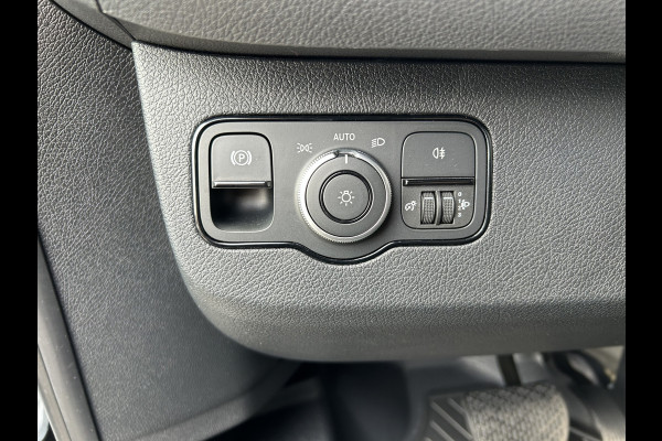 Mercedes-Benz eSprinter 320 L2 H2 Pro 81kWh / Snel laden 115Kw / Trekhaak / MBUX / Navigatie / Camera / Cruise control / Airco / 270 Graden achterdeuren