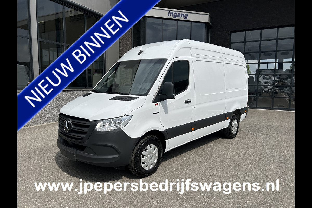 Mercedes-Benz eSprinter 320 L2 H2 Pro 81kWh / Snel laden 115Kw / Trekhaak / MBUX / Navigatie / Camera / Cruise control / Airco / 270 Graden achterdeuren