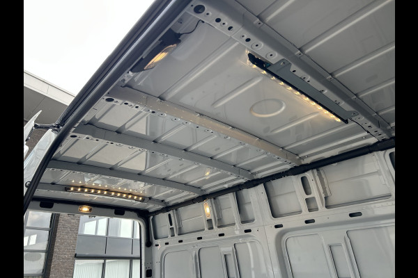 Mercedes-Benz eSprinter 320 L2 H2 Pro 81kWh / Snel laden 115Kw / Trekhaak / MBUX / Navigatie / Camera / Cruise control / Airco / 270 Graden achterdeuren