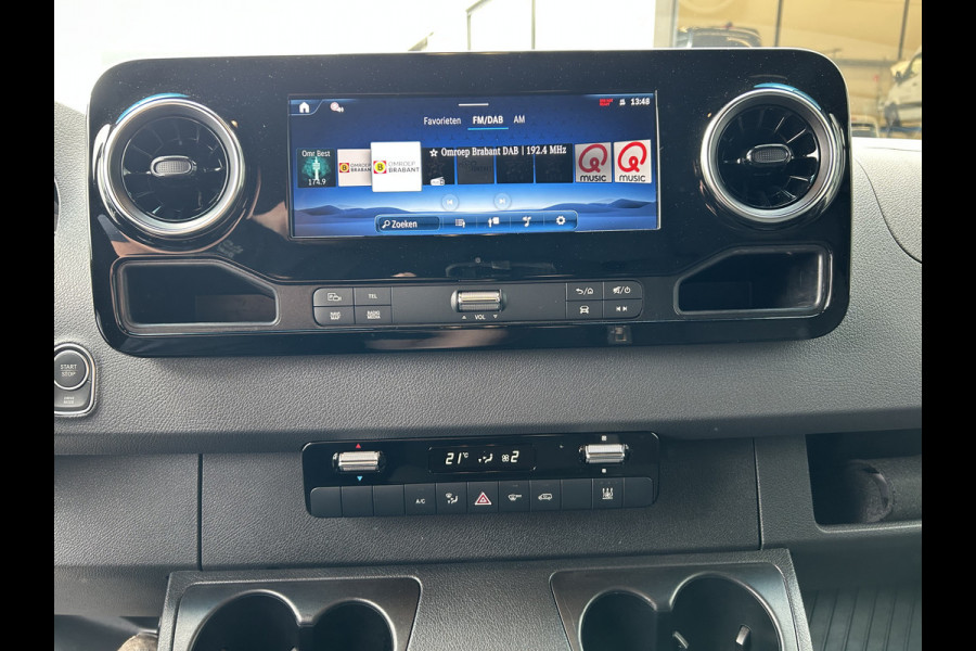 Mercedes-Benz eSprinter 320 L2 H2 Pro 81kWh / Snel laden 115Kw / Trekhaak / MBUX / Navigatie / Camera / Cruise control / Airco / 270 Graden achterdeuren