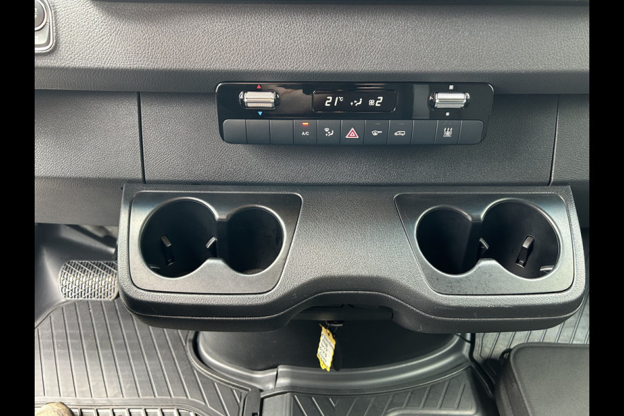 Mercedes-Benz eSprinter 320 L2 H2 Pro 81kWh / Snel laden 115Kw / Trekhaak / MBUX / Navigatie / Camera / Cruise control / Airco / 270 Graden achterdeuren