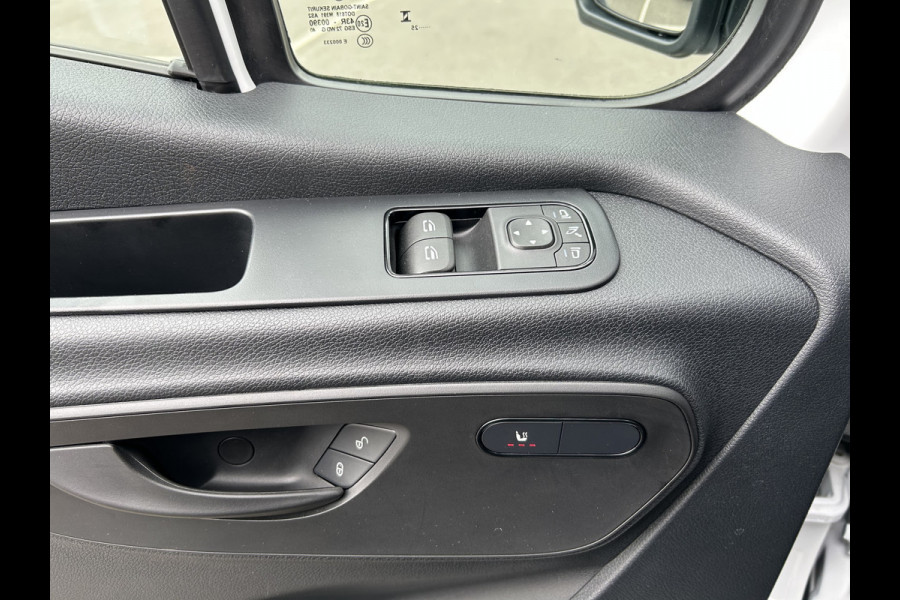 Mercedes-Benz eSprinter 320 L2 H2 Pro 81kWh / Snel laden 115Kw / Trekhaak / MBUX / Navigatie / Camera / Cruise control / Airco / 270 Graden achterdeuren
