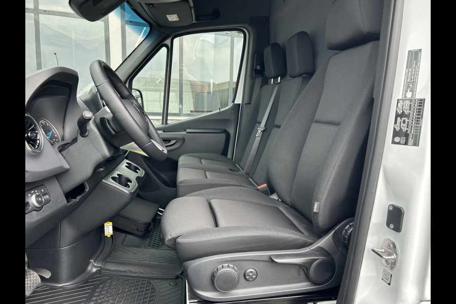 Mercedes-Benz eSprinter 320 L2 H2 Pro 81kWh / Snel laden 115Kw / Trekhaak / MBUX / Navigatie / Camera / Cruise control / Airco / 270 Graden achterdeuren