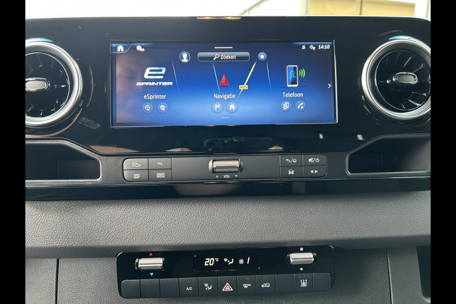 Mercedes-Benz eSprinter 320 L2 H2 Pro 81kWh / Snel laden 115Kw / Trekhaak / MBUX / Navigatie / Camera / Cruise control / Airco / 270 Graden achterdeuren